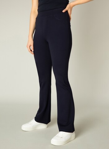 BASE LEVEL Flared Pants 'Yallie' in Blue: front