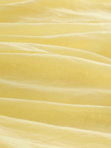 Next Top in Yellow