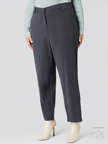 Guido Maria Kretschmer Curvy Collection Pants 'Safia' in Grey: front