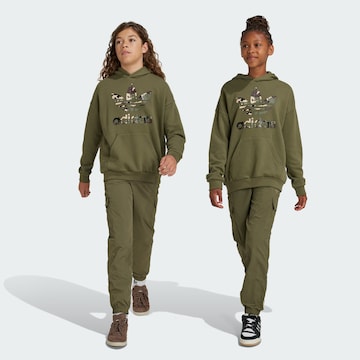 Effilé Pantalon ADIDAS ORIGINALS en vert