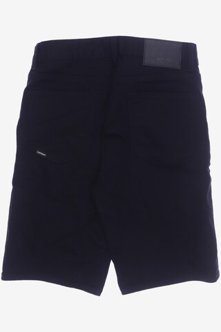 Superdry Shorts in 30 in Black