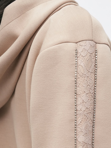 GUESS Sweatjacke in Braun