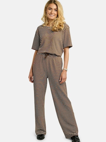 Liberte Essentiel Top ' SUS ' in Brown: front