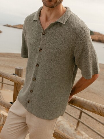 DAN FOX APPAREL Πλεκτή ζακέτα 'Gustav' σε πράσινο