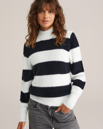 Pulover de la WE Fashion pe negru: față