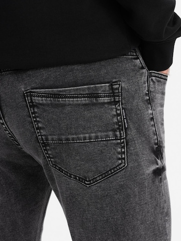 Ombre Slimfit Sporthose‌‌‌‌ in Grau