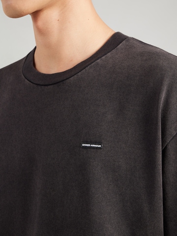 UNDER ARMOUR Performance Shirt in Black