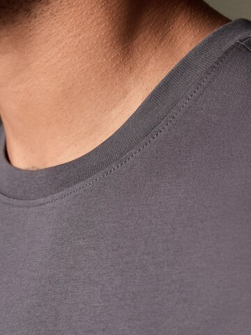 Next - Camiseta en gris