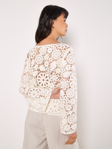 Apricot Blouse ' ' in Wit
