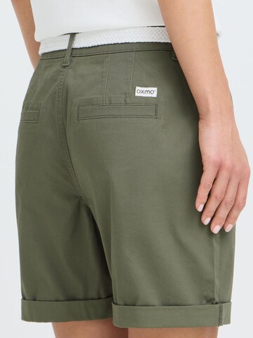 Oxmo Regular Chinoshorts inkl. Gürtel in Grün