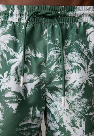 STRELLSON Board Shorts in Green