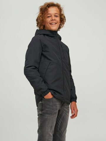 Veste mi-saison Jack & Jones Junior en noir : devant