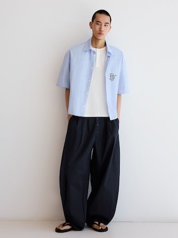 Bershka Voľný strih Nohavice 'PANTALÓN' - Modrá