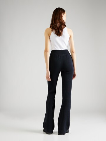 NU-IN - Flared Leggings em preto