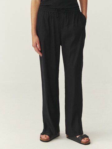 TATUUM Loose fit Trousers 'REJNA 1' in Black: front
