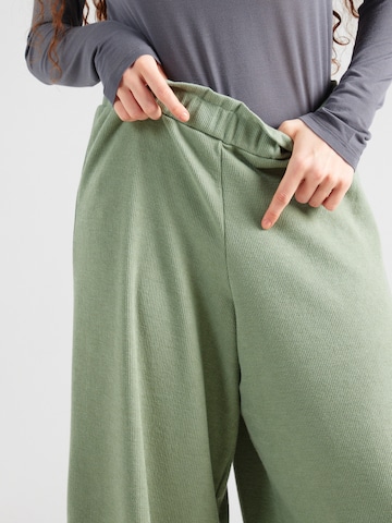 ABOUT YOU Loose fit Pants 'Fotini' in Green