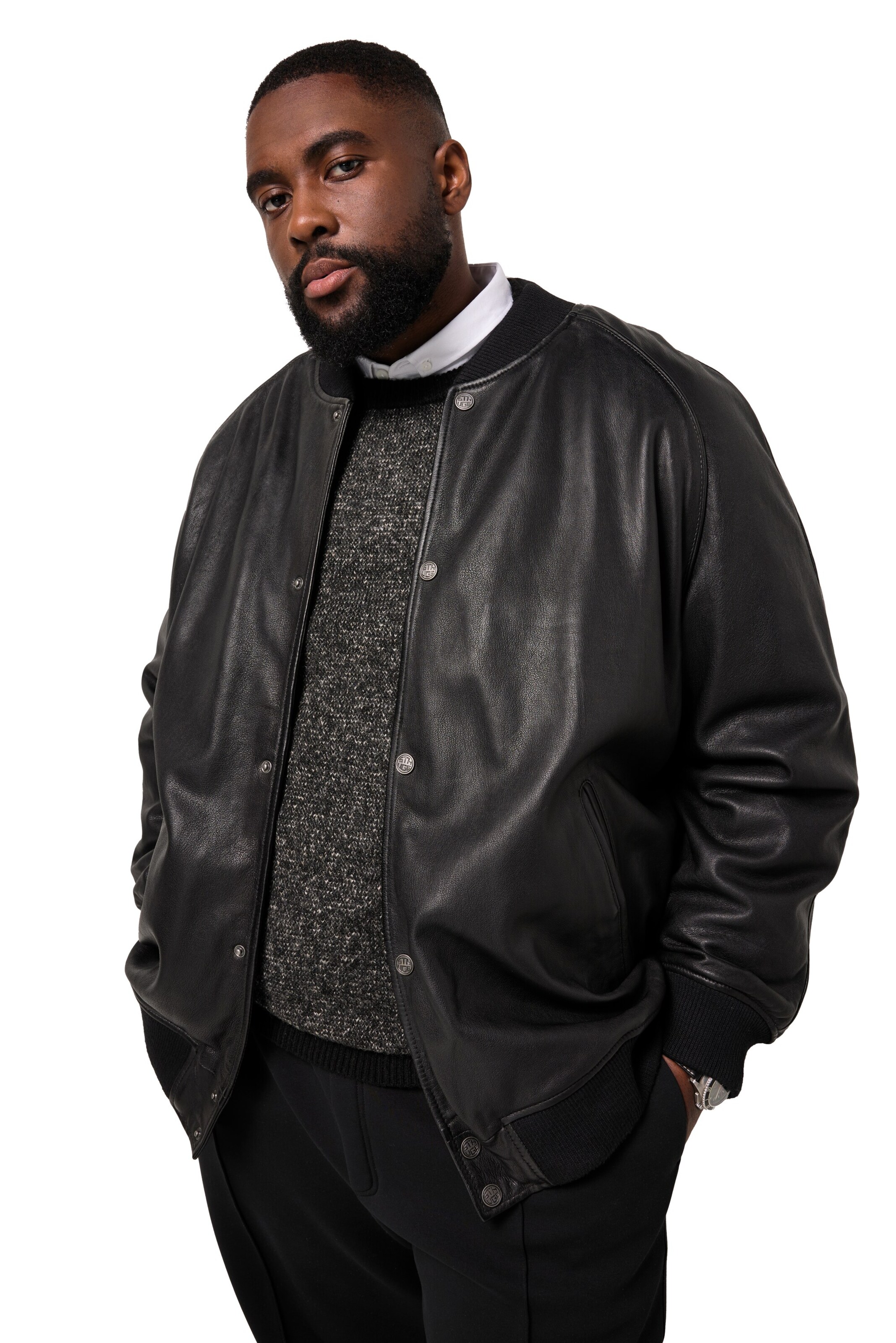 STHUGE Between-Season Jacket in Black: front