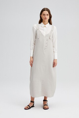Touche Prive Jurk in Beige: voorkant