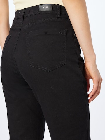 BRAX Regular Jeans 'Carola' in Zwart