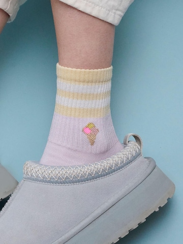 ooley Socks in Purple: front