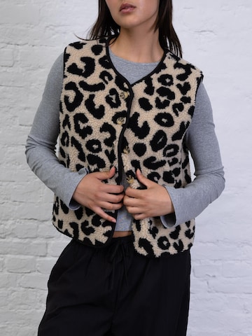 BROKE + SCHÖN Weste 'Teddyweste mit Leoprint'‌‌‌‌‌‌‌ in Beige