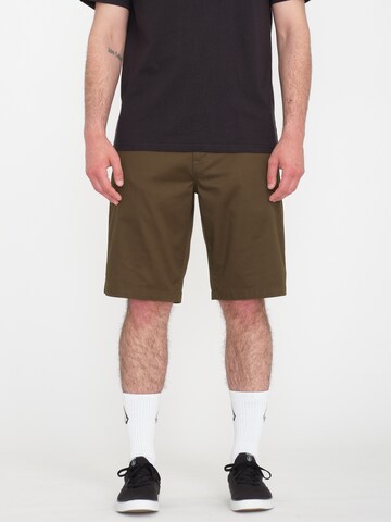 Volcom Regular Chino in Bruin: voorkant