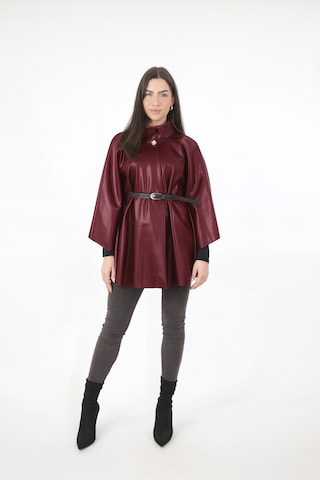 Veste mi-saison Elara en rouge : devant