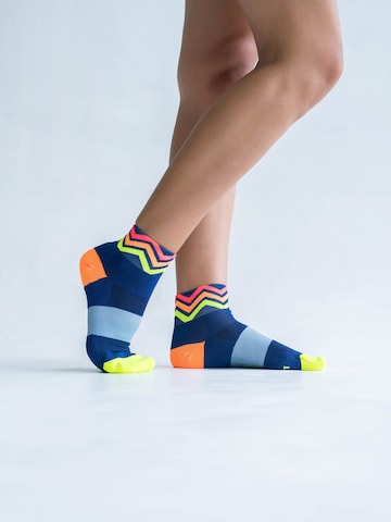INCYLENCE Athletic Socks 'WAVES SHORT' in Blue