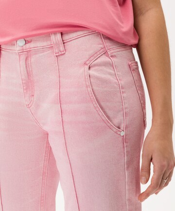 BRAX Regular Jeans 'Merrit' in Roze