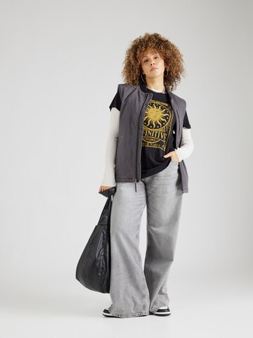 Vero Moda Curve - Camiseta en negro