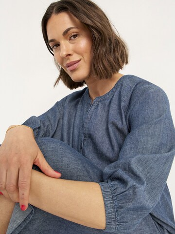 Robe Cellbes of Sweden en bleu