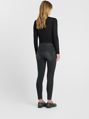 Coupe slim Jean Le Temps Des Cerises en noir : derrière