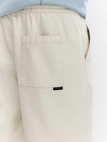 Pull&Bear Loose fit Trousers in Yellow