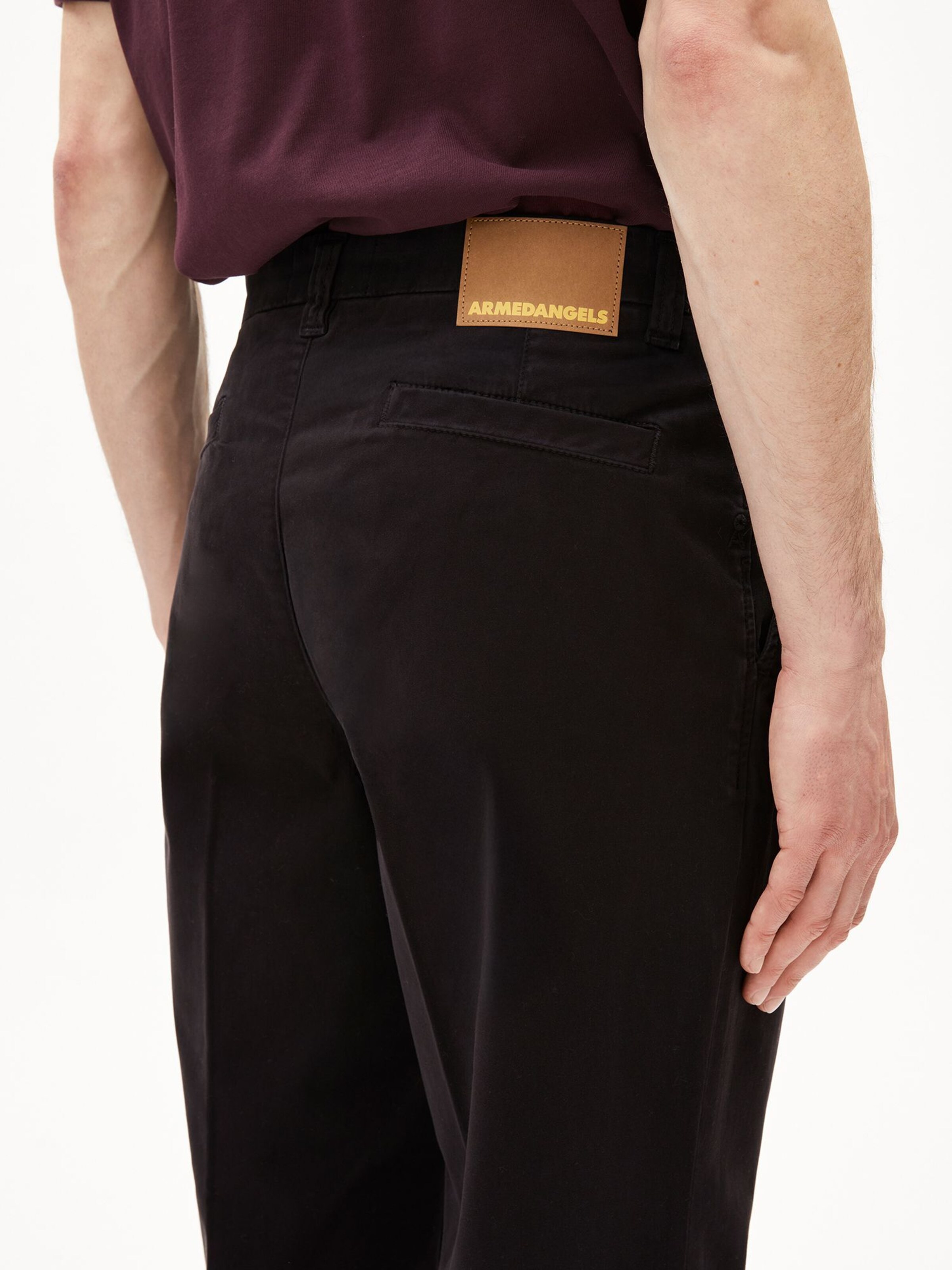 ARMEDANGELS Regular Trousers with creases in Black