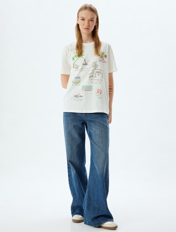 Koton T-Shirt in Beige