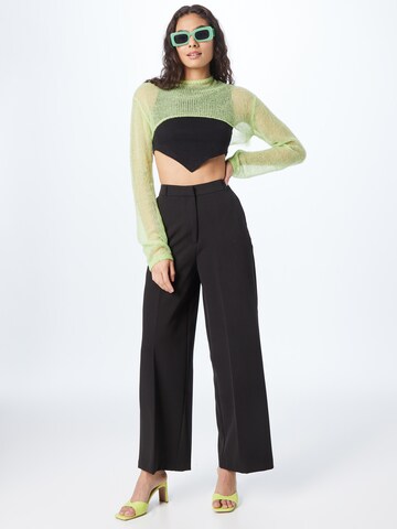 Wide leg Pantaloni cu dungă de la NEW LOOK pe negru