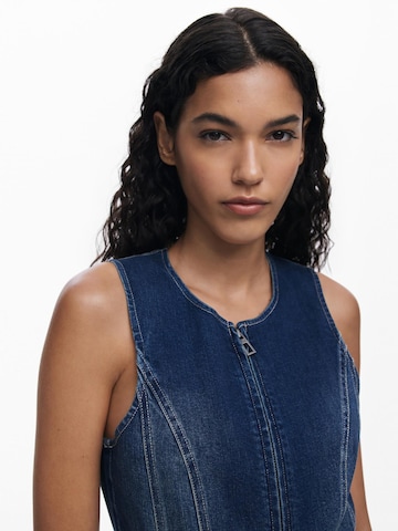 Rochie de la Desigual pe albastru