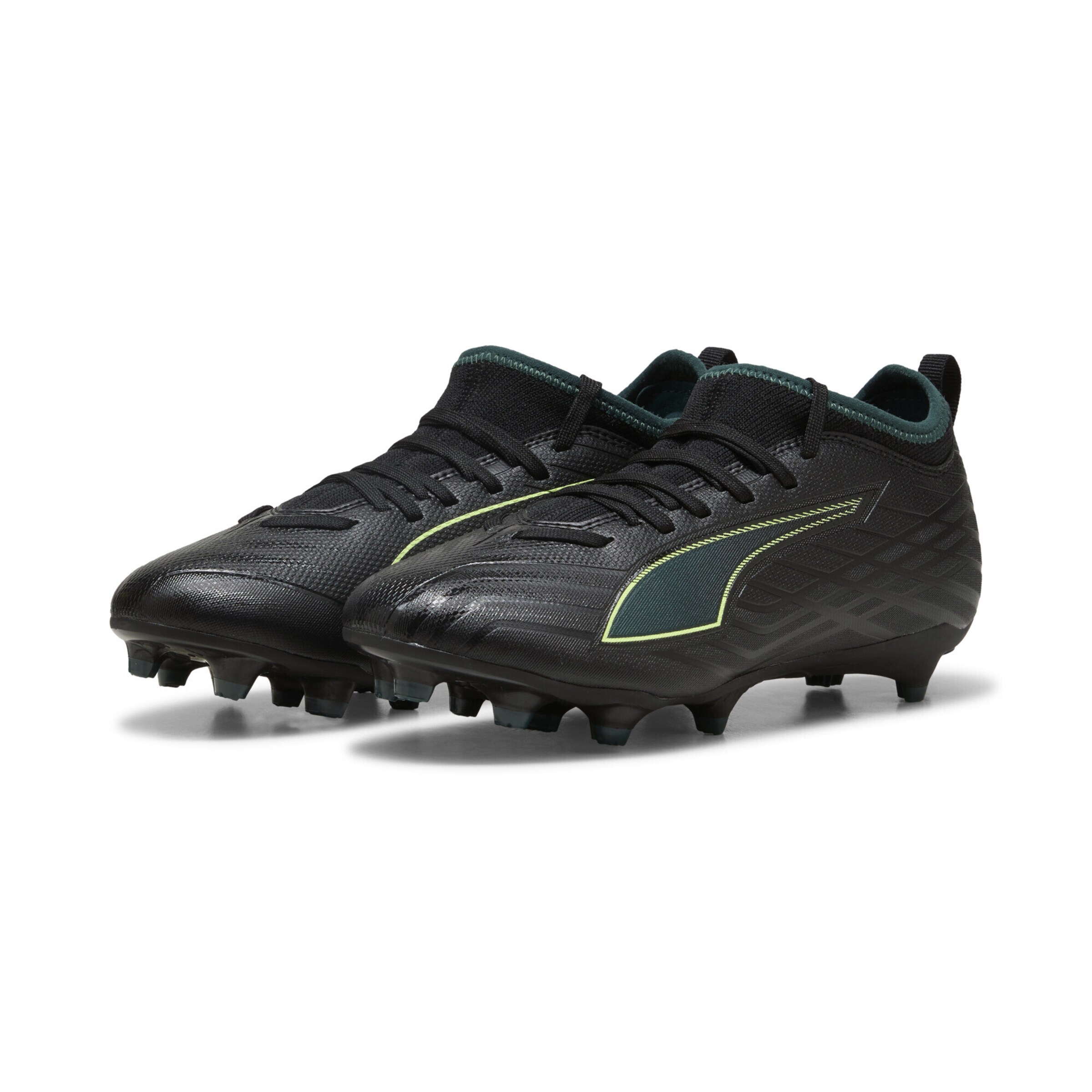 PUMA Fußballschuh 'Ultra 6 Match' in Schwarz
