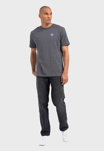 Oldskull Shirt 'Retro Roadtrip Logo Graphic' in Grey