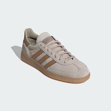 ADIDAS ORIGINALS Низкие кроссовки 'Handball Spezial' в Бежевый