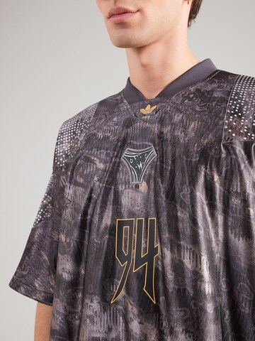 T-Shirt 'Adilenium Saison 5 EQT' ADIDAS ORIGINALS en gris