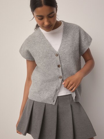 Next Top in Grau