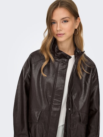 ONLY - Chaqueta de entretiempo 'ONLJulia' en marrón