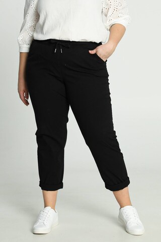 Paprika Loose fit Chino Pants in Black: front