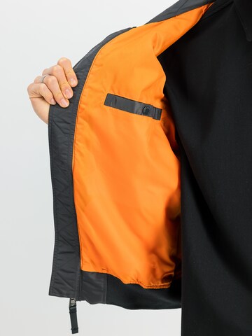 Veste mi-saison 'Flying Tigers' ALPHA INDUSTRIES en gris