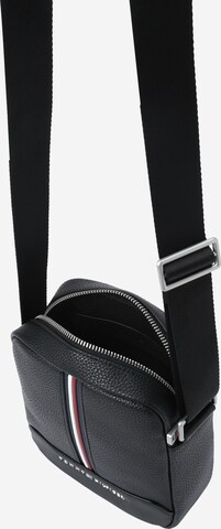 Sac à bandoulière TOMMY HILFIGER en noir