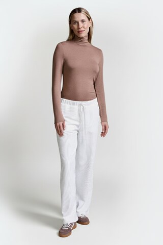 Cotton Candy Rollkragen-Langarmshirt in Braun