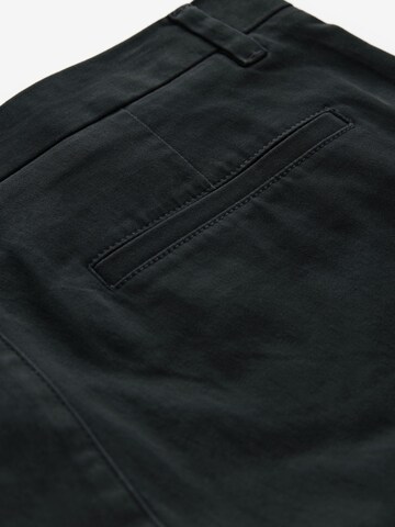 Loosefit Pantaloni chino di Next in nero