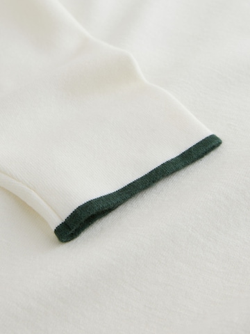 Next Pulover | bela barva