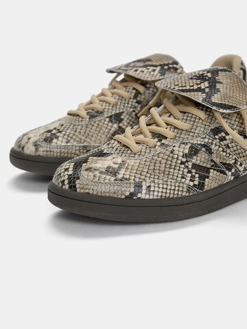 Pull&Bear Sneaker in Beige